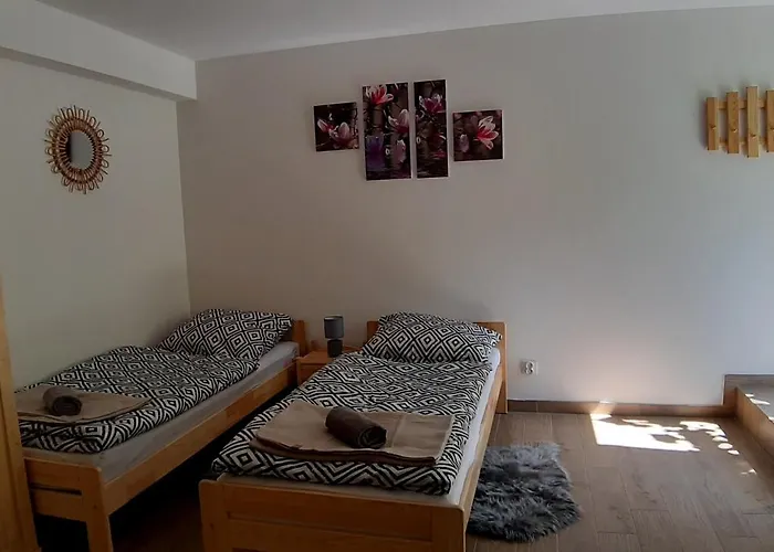 Goscinne U Wiewiory * シュツァブニツァ